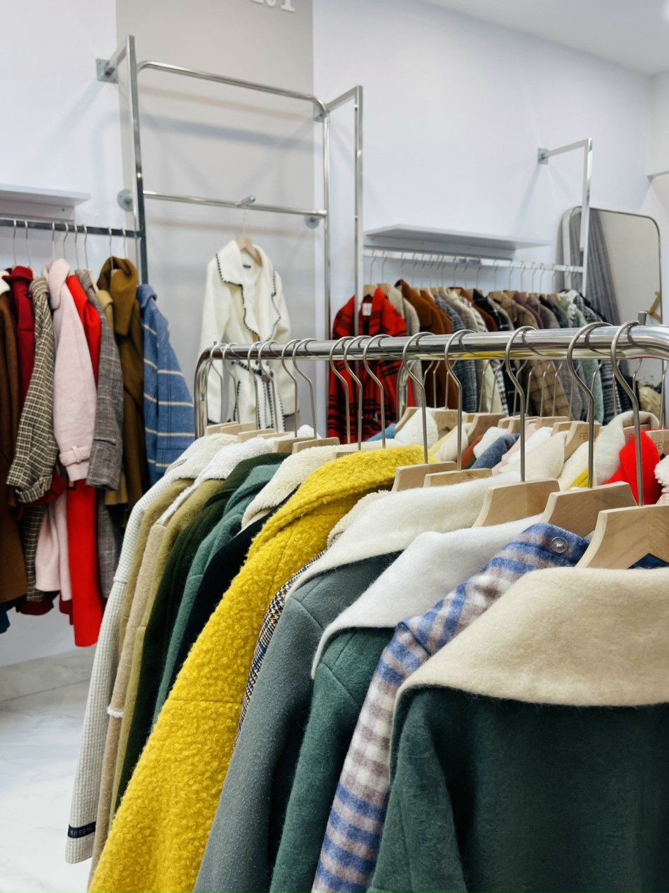 Buôn quần áo hàng thùng