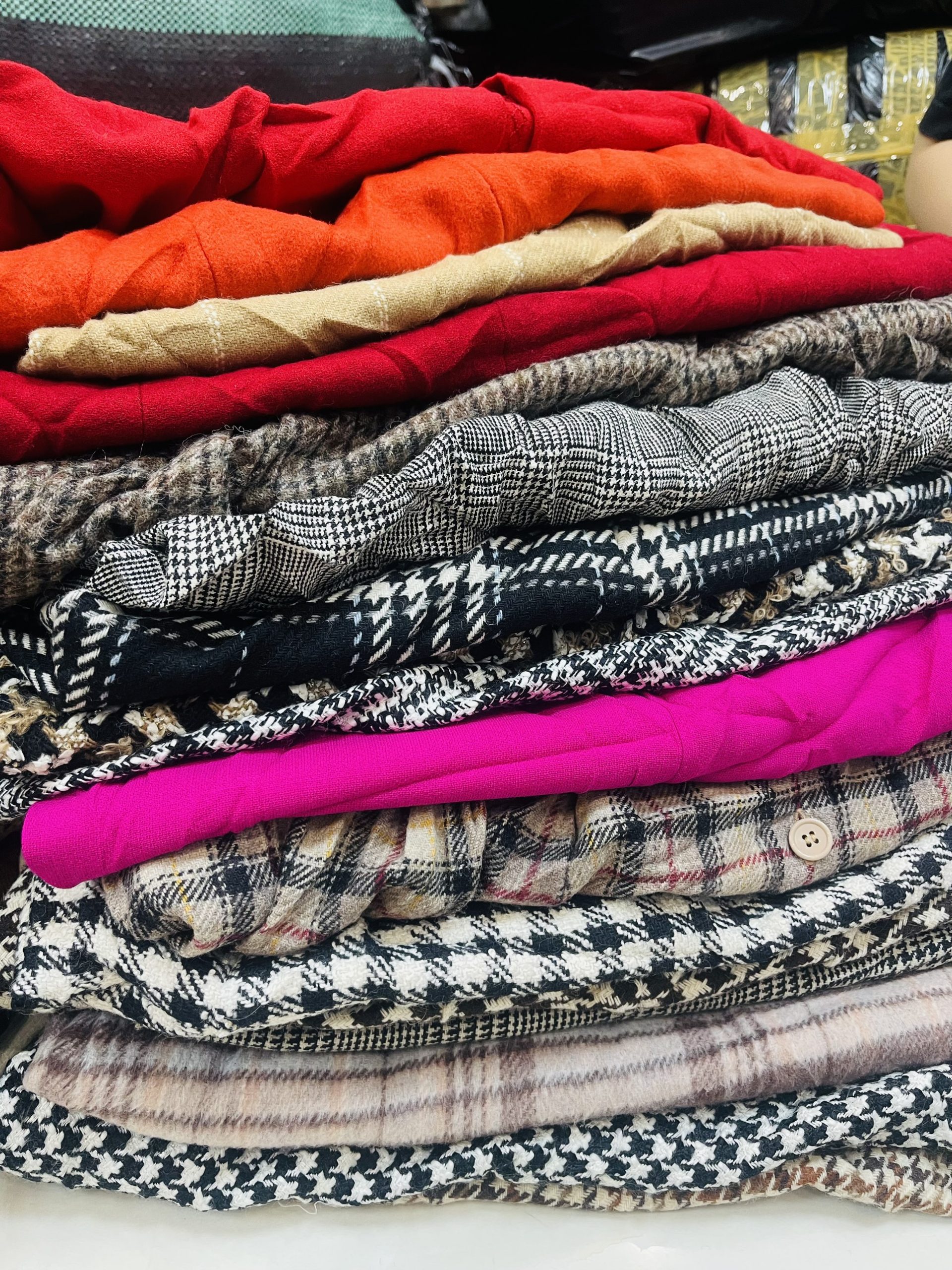 Bán buôn quần áo hàng thùng 